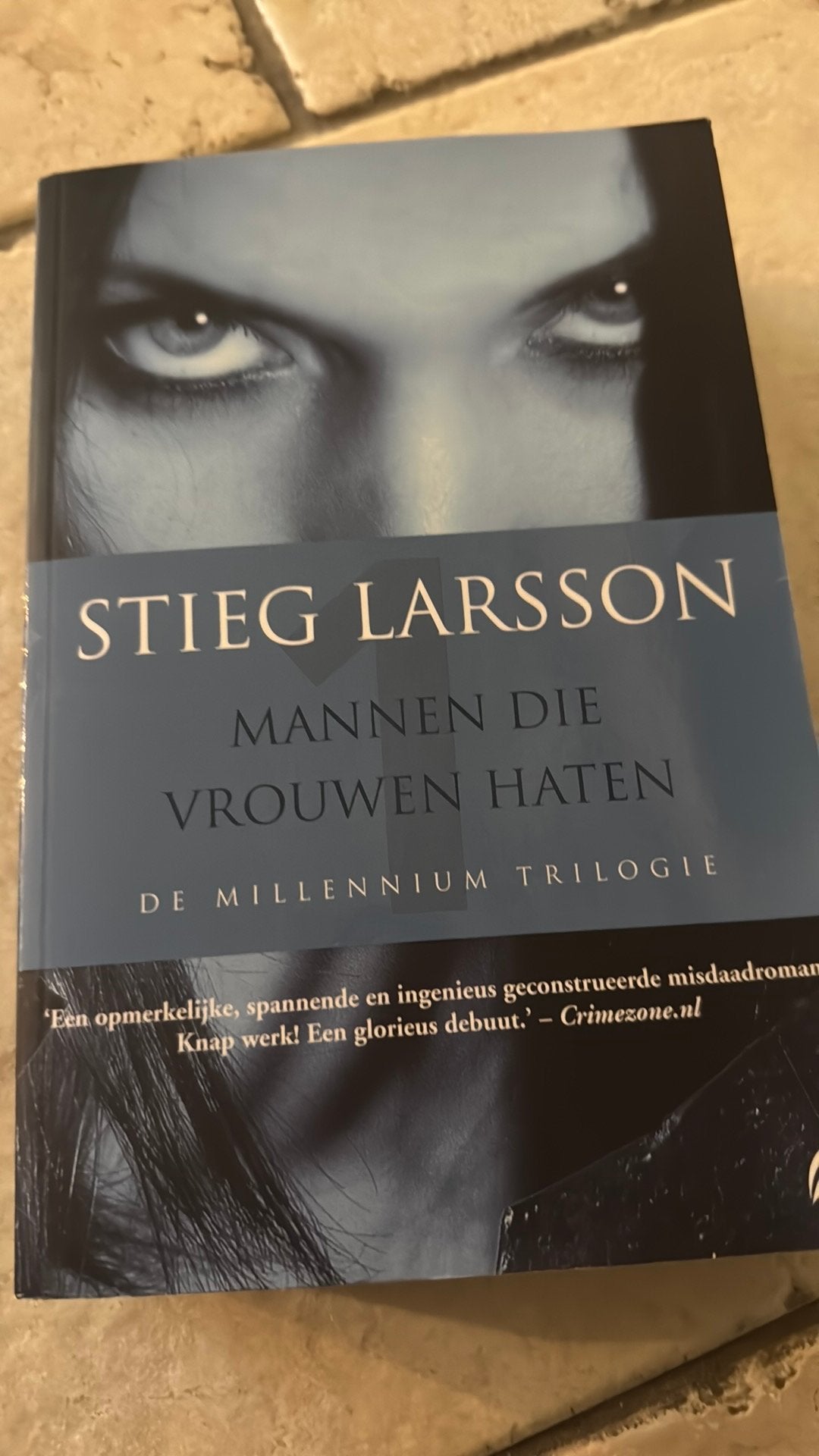 Stieg Larsson - Mannen die vrouwen haten, Scandinavië, Ophalen of Verzenden, Zo goed als nieuw, Stieg Larsson