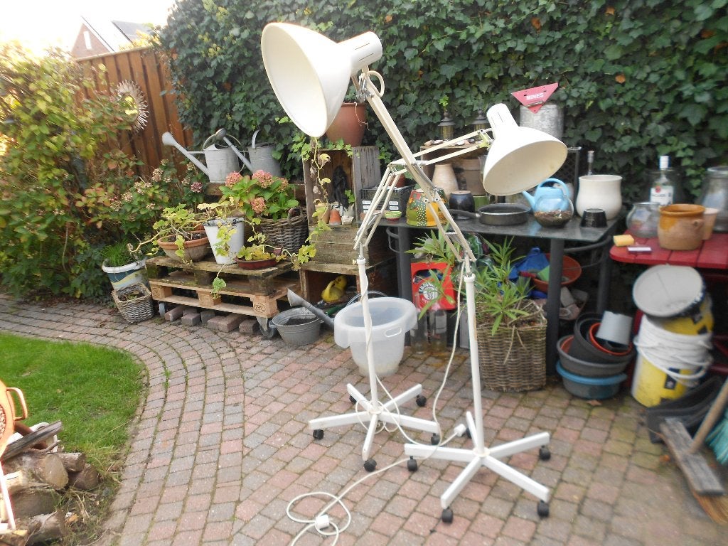 Twee vintage Hala zeist vloerlampen schaar knik op wielen., Ophalen, Gebruikt, Metaal, 150 tot 200 cm