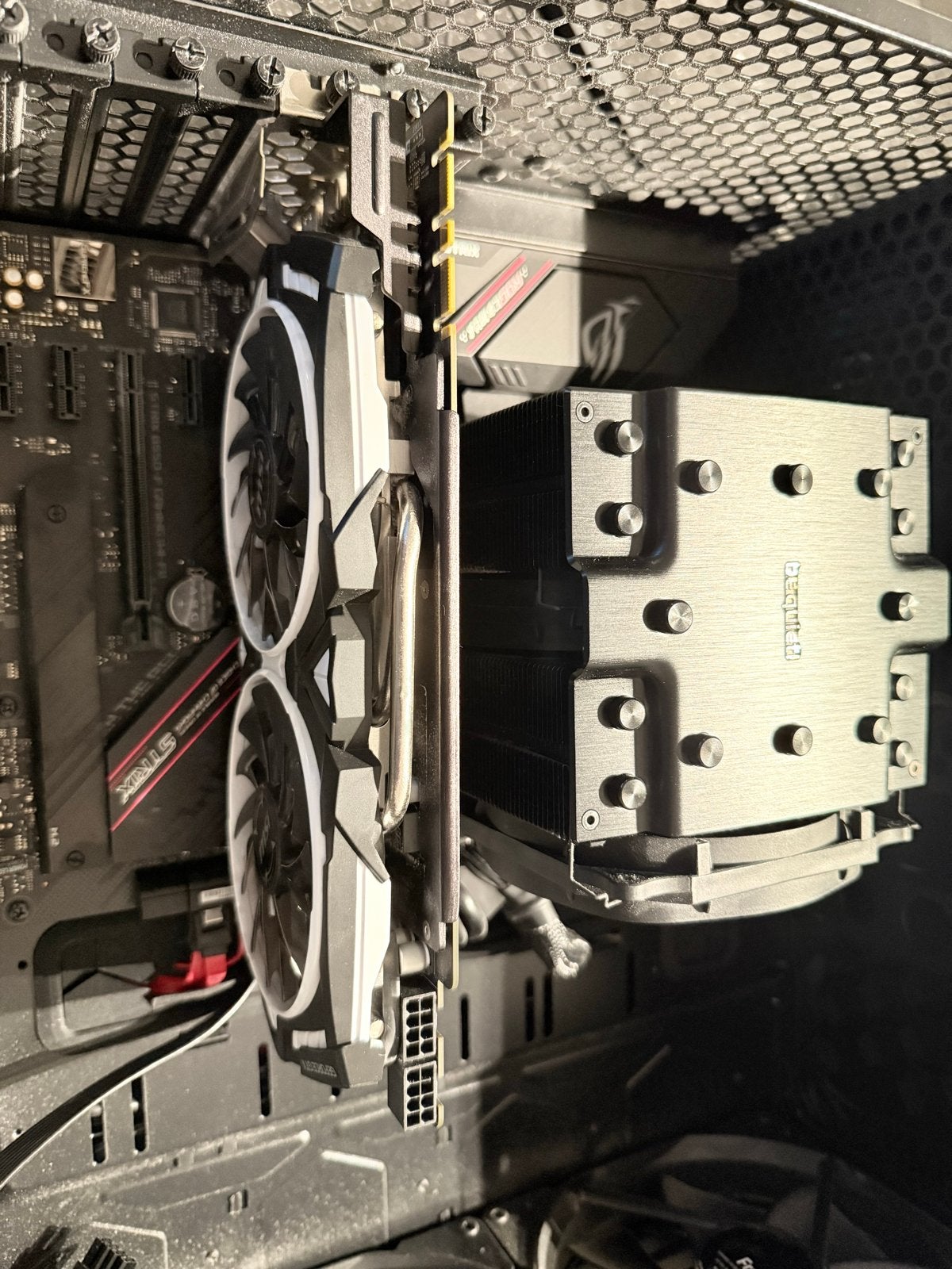 Foto 9 van Gaming PC- AMD Ryzen 9 3900X, RTX 1080 Ti, 32GB RAM