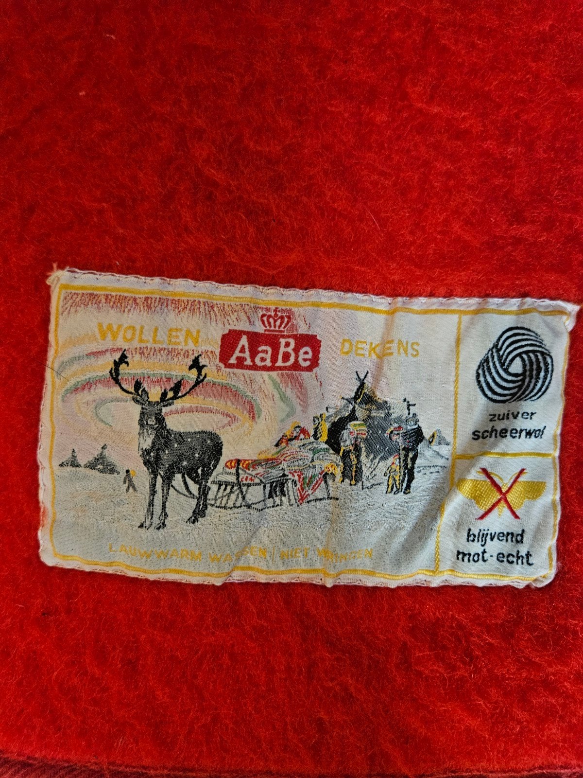 Vintage AaBe Wollen Deken - Rood, Zuiver Scheerwol, Verzenden, Gebruikt, Tweepersoons, Deken of Dekbed