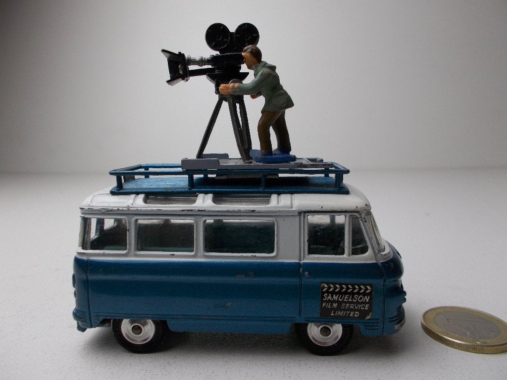 1968 Corgi Toys 479 COMMER 2500 SERIES "SAMUELSON" FILM. (B)