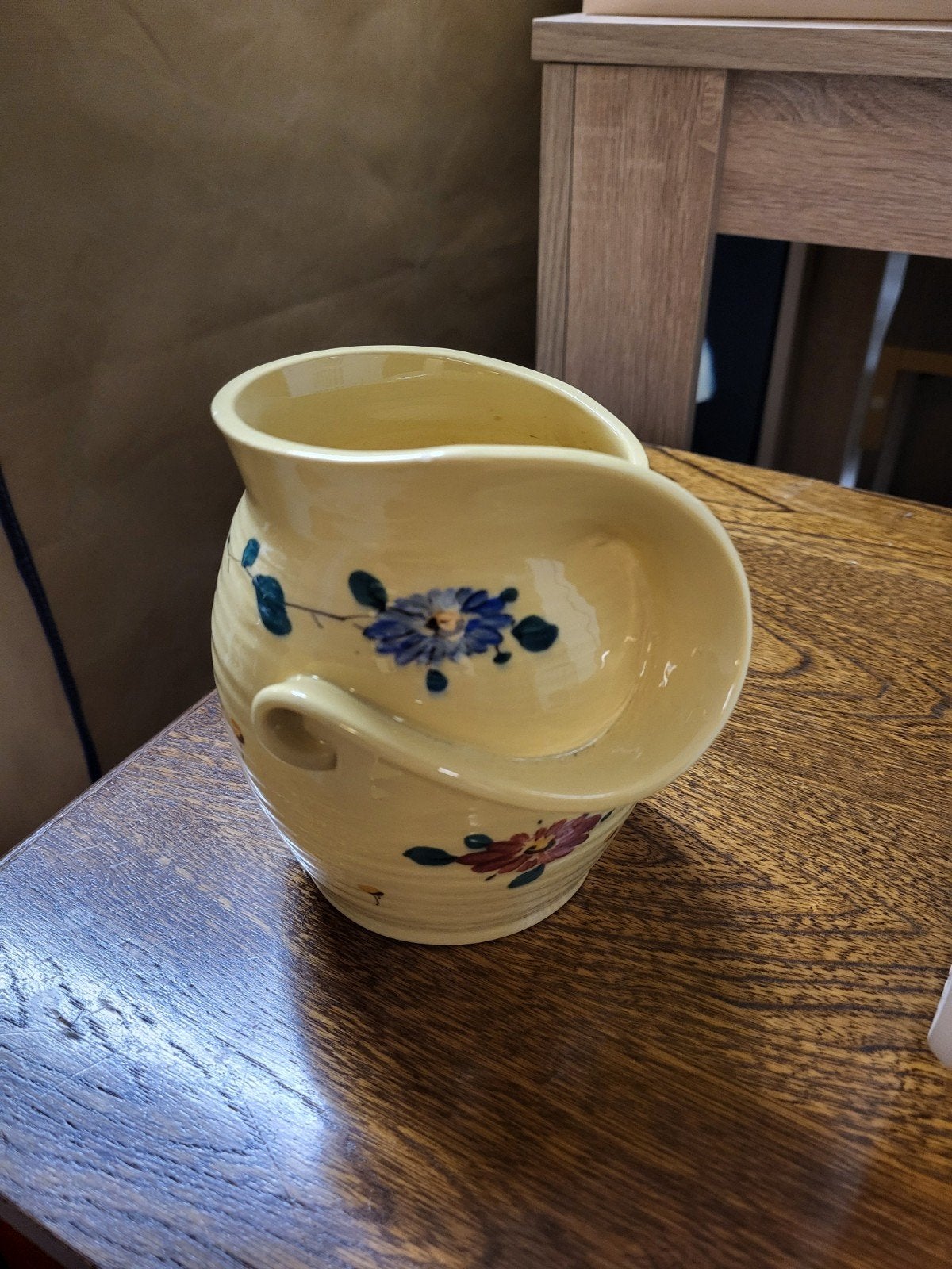 Antieke Regina Gouda Holland Flora vaas met bloemmotief, Antiek en Kunst, Ophalen of Verzenden