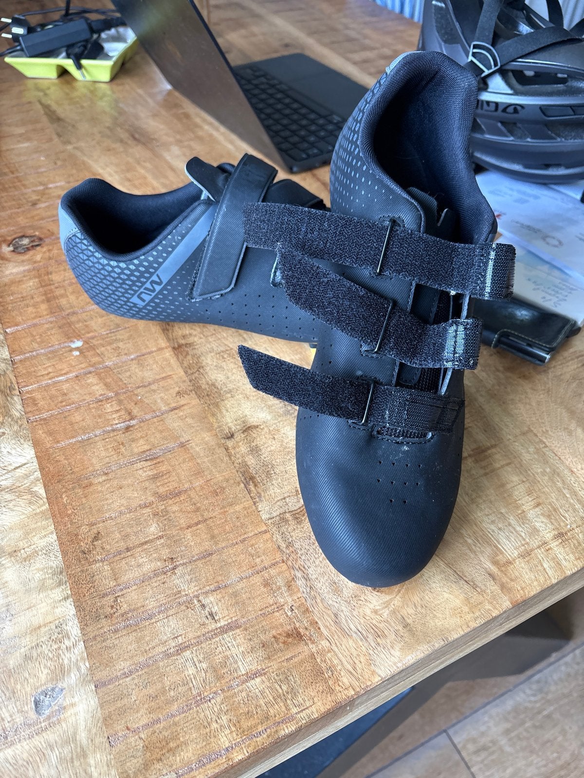 Giro fietshelm met MIPS en NW fietsschoenen, Ophalen of Verzenden, Nieuw, Schoenen