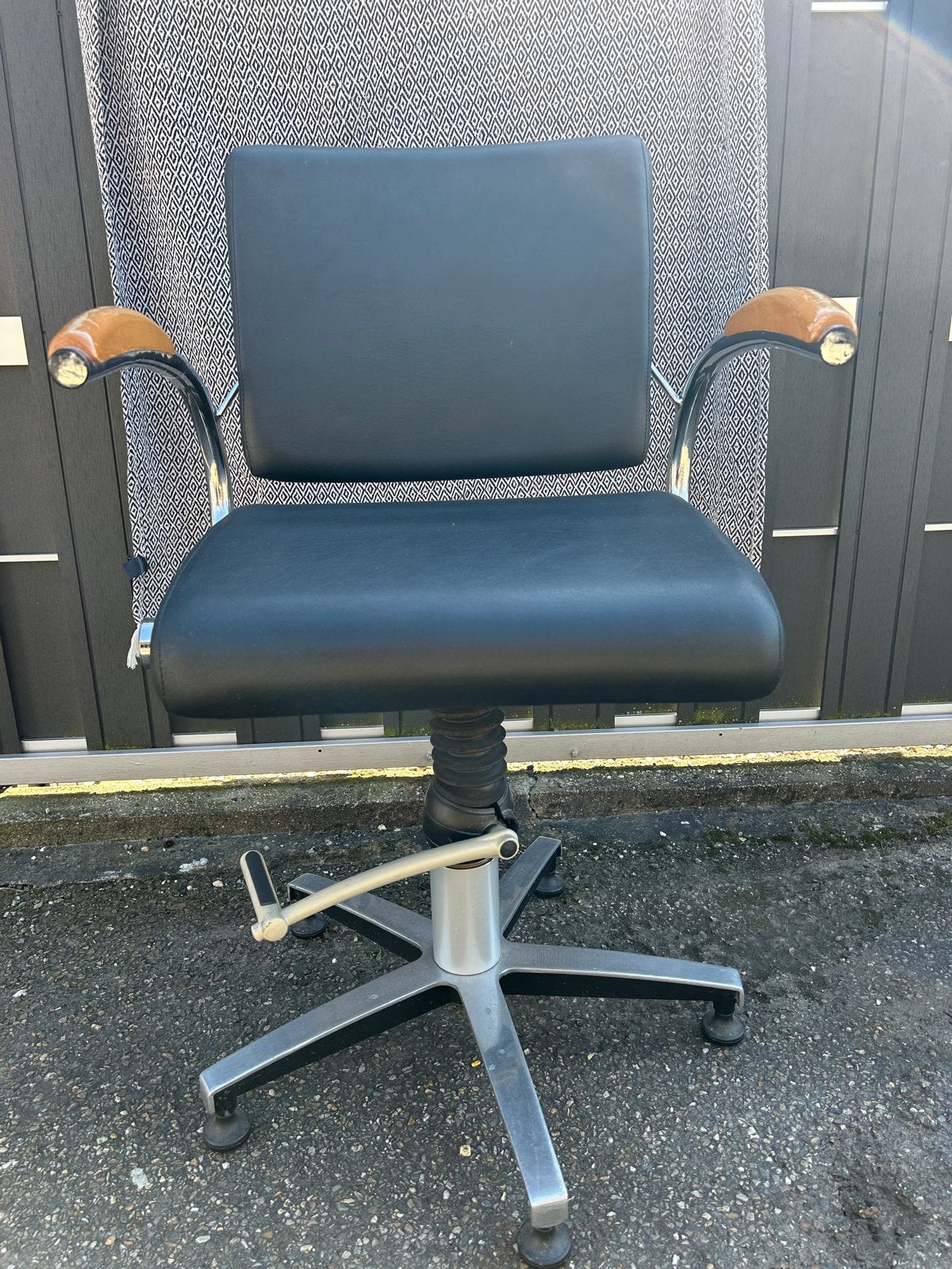 Zwarte welonda wella kappersstoel, Huis en Inrichting, Stoelen, Ophalen, Gebruikt, Zwart, Leer