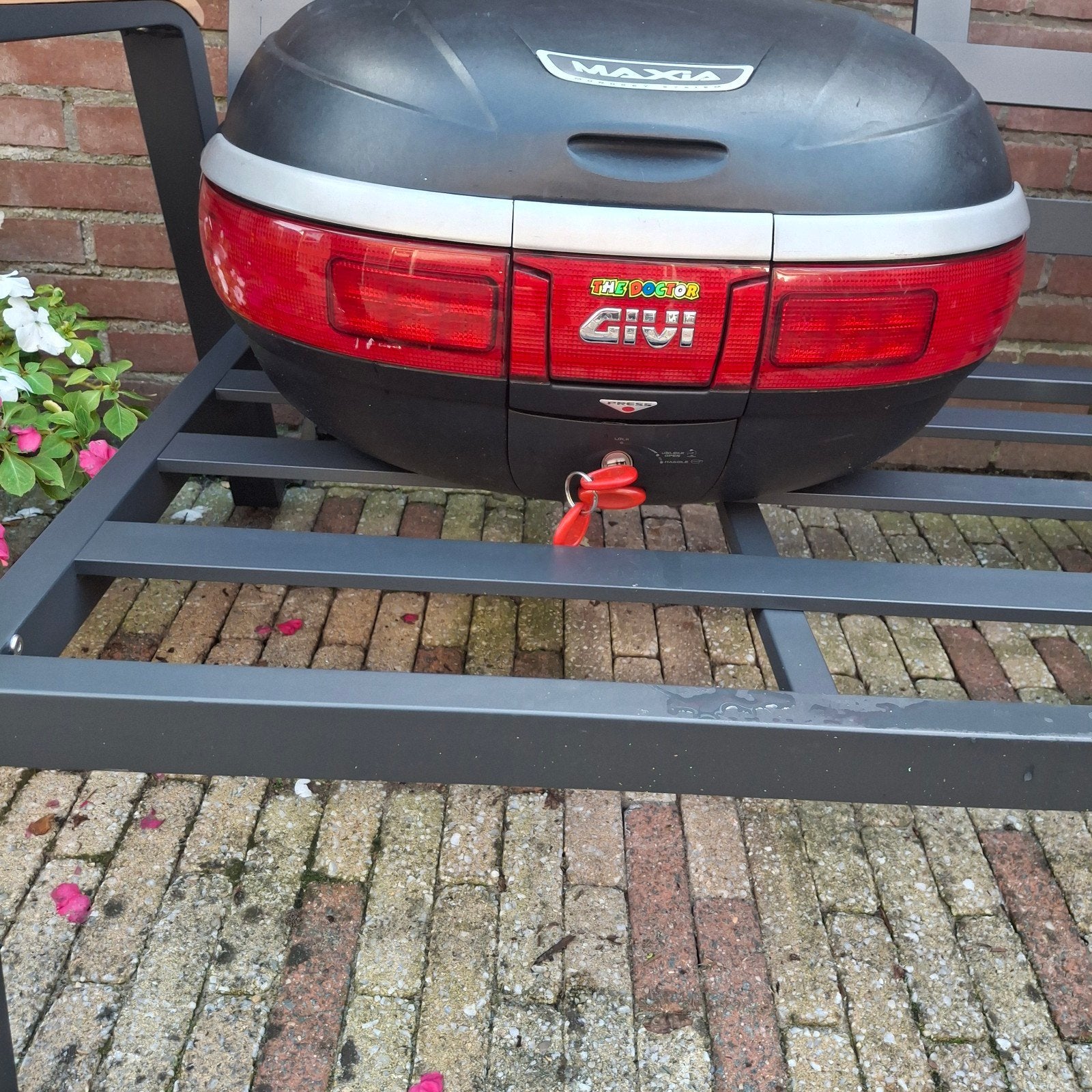 Topkoffer Maxga Givi met bevestigingsplaat en sleutels, Ophalen of Verzenden, Gebruikt