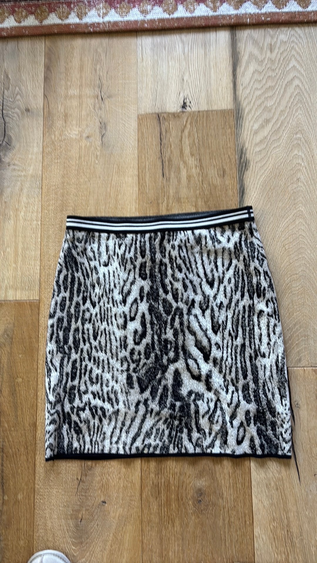 Marccain stretch rok nieuw N4 gevoerd, Kleding | Dames, Rokken, Overige kleuren, Verzenden, Maat 42/44 (L), Nieuw