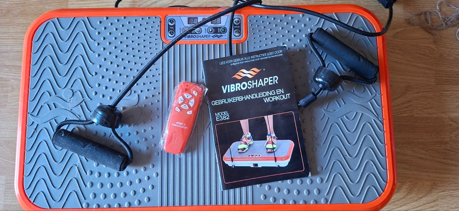 VibroShaper trilplaat met afstandsbediening en handleiding, Sport en Fitness, Fitnessmaterialen, Ophalen, Zo goed als nieuw, Benen