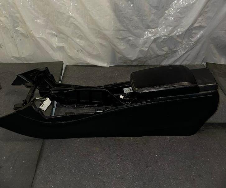 Mercedes-Benz CLA Middenconsole met armsteun, Ophalen, Gebruikt, Universele onderdelen