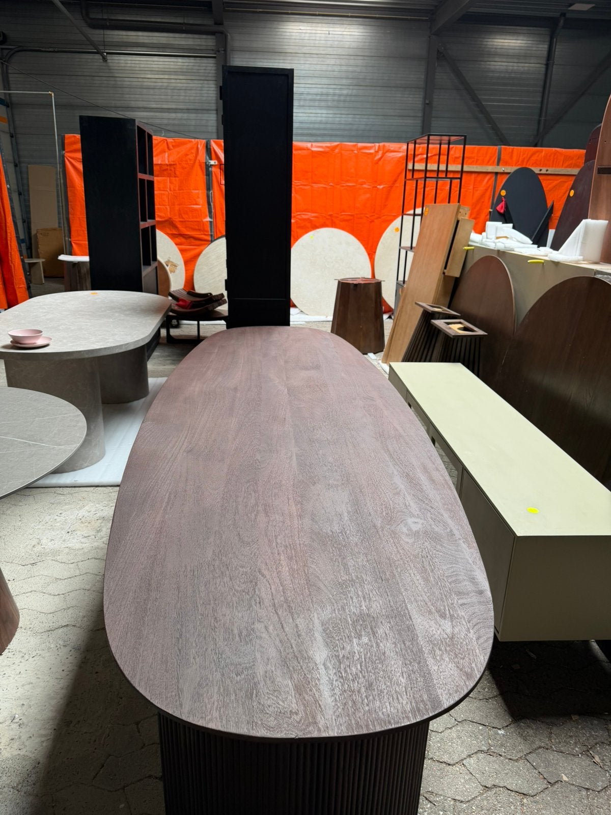 Eettafel Deens ovaal mango walnoot 300x100 cm, Huis en Inrichting, Tafels | Eettafels, Ophalen, Japandi, 100 tot 150 cm, Vijf personen of meer