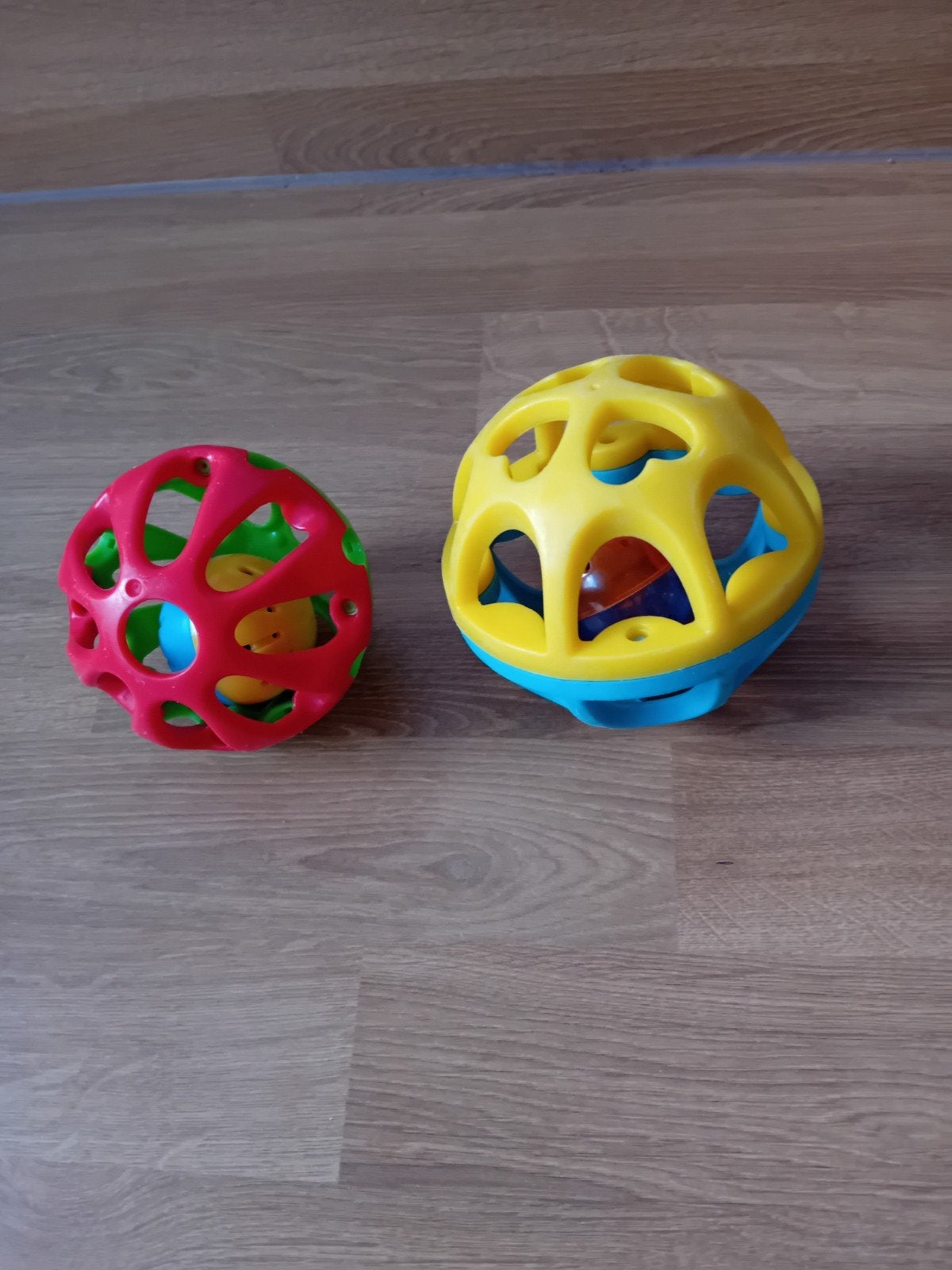 2 vrolijke rammelaars voor baby's, Ophalen of Verzenden, Gebruikt, Rammelaar, Met geluid