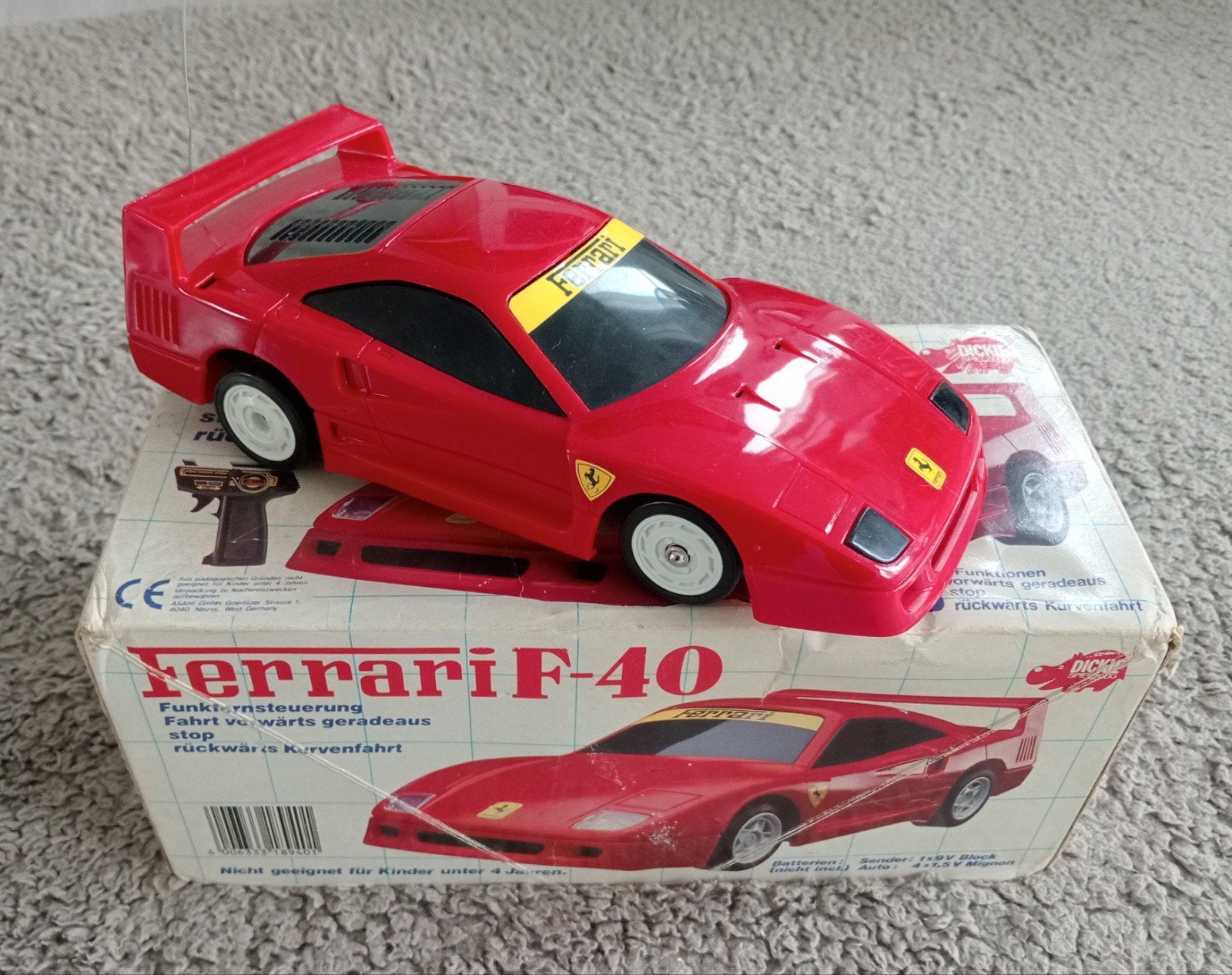 Vintage RC Dickie Ferrari F40, Ophalen of Verzenden, Zo goed als nieuw, Overige schalen, Auto onroad