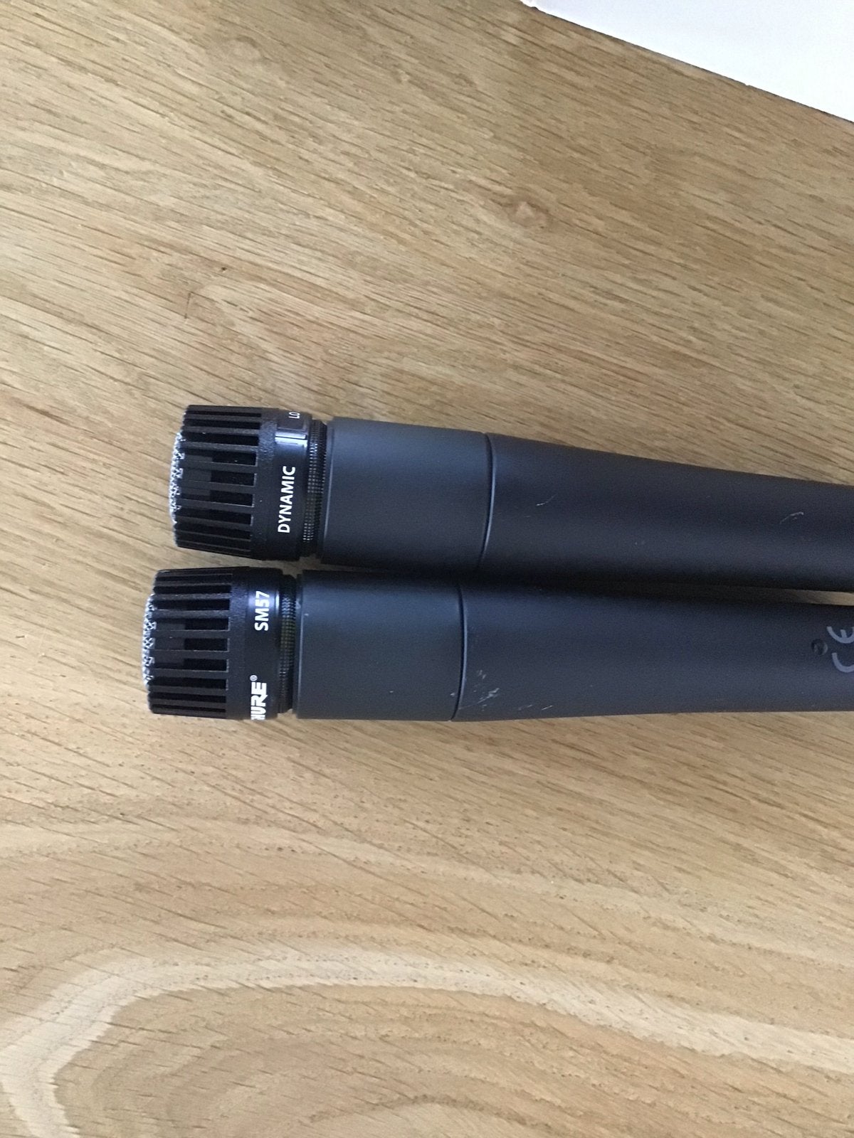 Twee Shure SM57 instrumentmicrofoons, Ophalen of Verzenden, Zo goed als nieuw, Instrumentmicrofoon