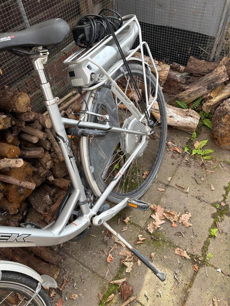 Trek elektrische fiets met kapotte accu, Minder dan 30 km per accu, Gebruikt, 51 tot 55 cm, Ophalen