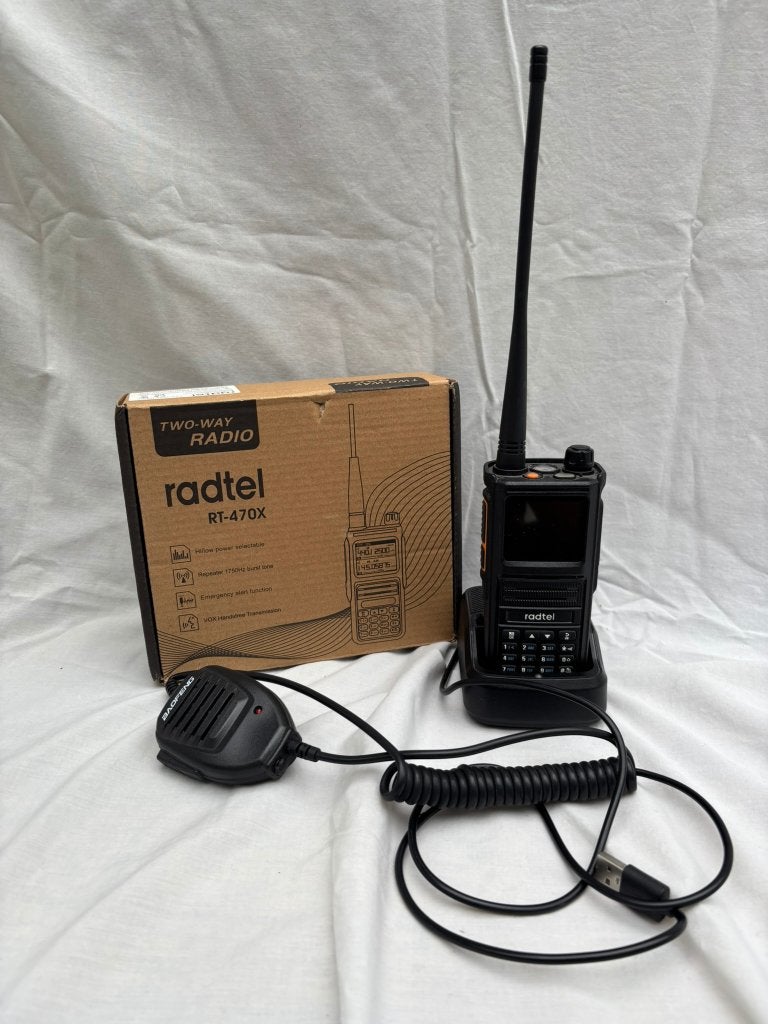 Radtel RT-470X Portofoon met Airband – USB-C & Kleurenscherm, Ophalen, Zo goed als nieuw, Portofoon of Walkie-talkie