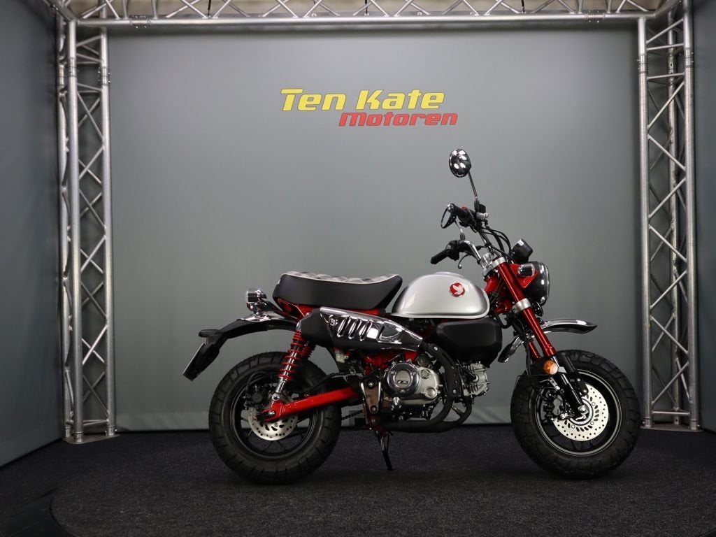 Honda Monkey, Bedrijf, Naked bike