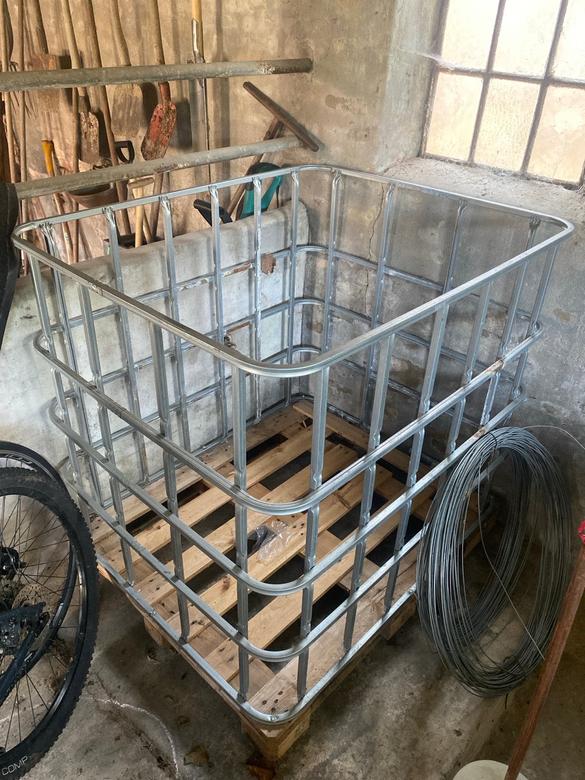 IBC-container kooi op pallet, Ophalen of Verzenden, Gebruikt