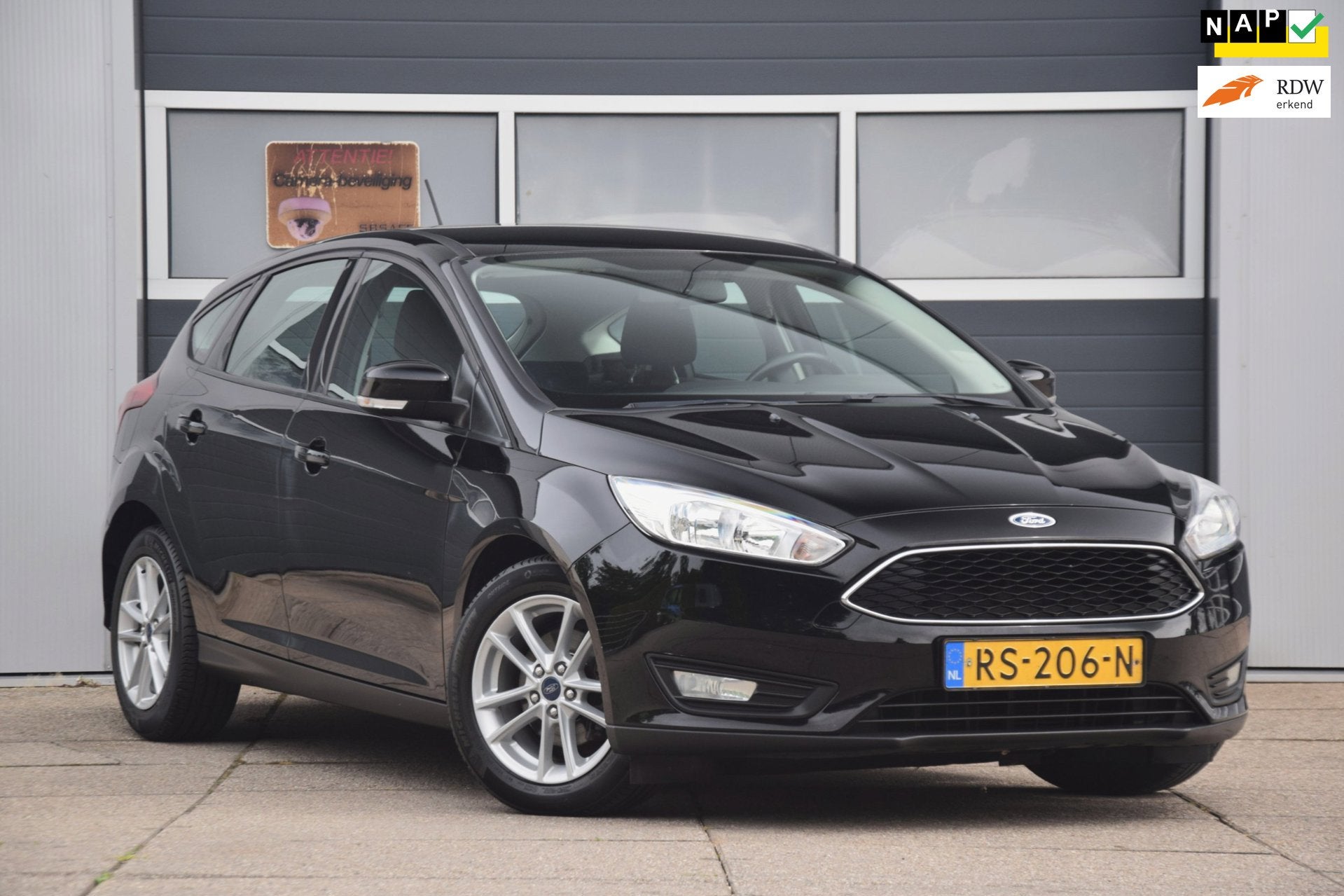 Ford Focus 1.0 Lease Edition /APPLE CARPLAY/CRUISE CONTROL, Auto's, Gebruikt, 635 kg, Zwart, Bedrijf