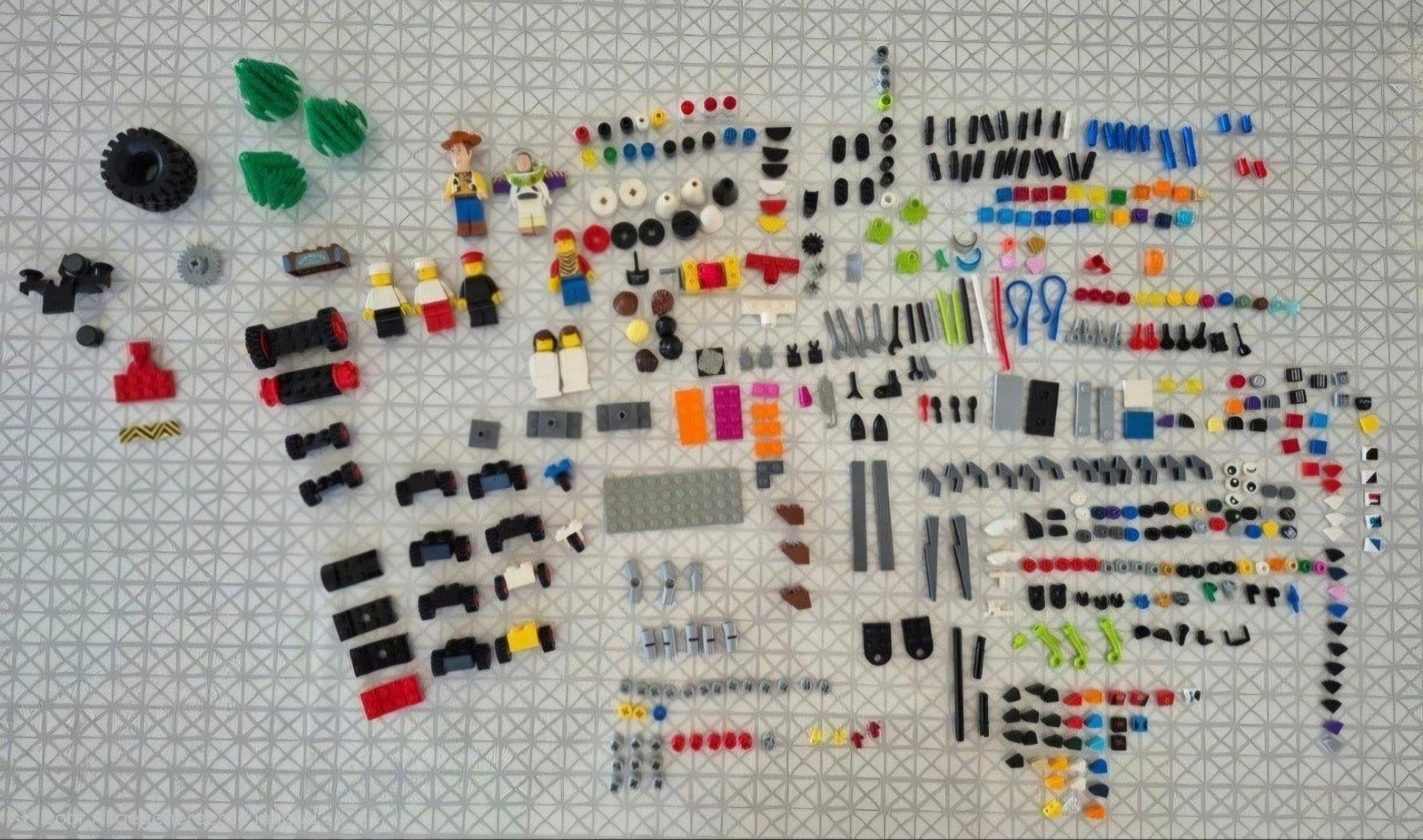 Grote partij diverse Lego onderdelen en minifiguren, Ophalen of Verzenden, Gebruikt, Jongen of Meisje