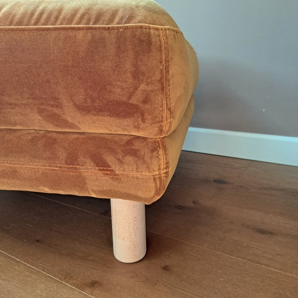 Hocker, Poef, Voetenbank - Okergeel cognac velvet, Huis en Inrichting, Banken | Voetenbanken en Poefen, Ophalen, Vierkant, 75 tot 100 cm