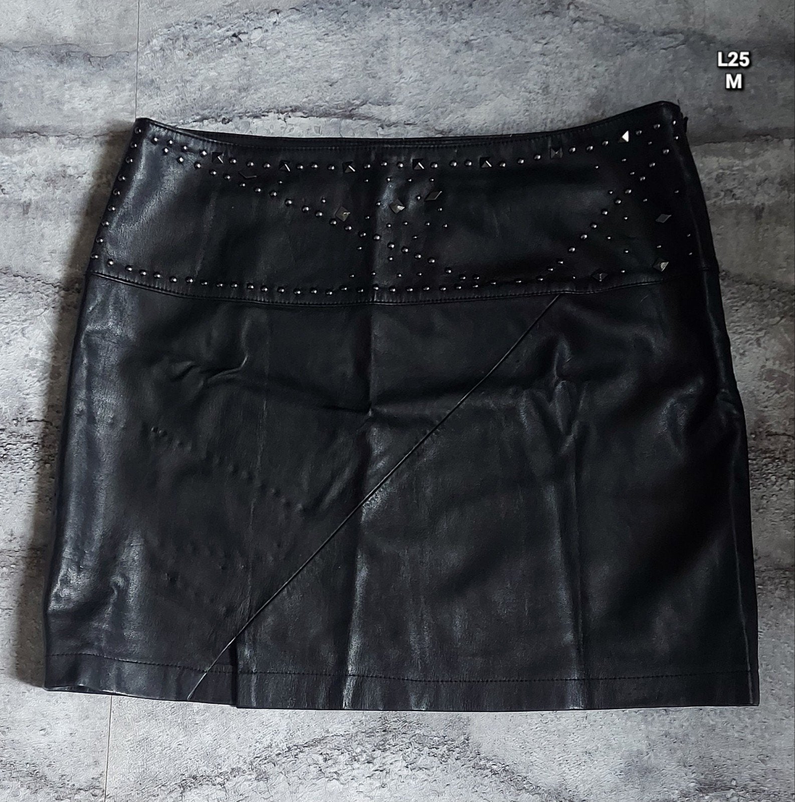 Kinky Seven Sisters Zwart Leren Rokje met Studs Maat M, Kleding | Dames, Rokken, Maat 38/40 (M), Seven Sisters, Zwart, Ophalen of Verzenden