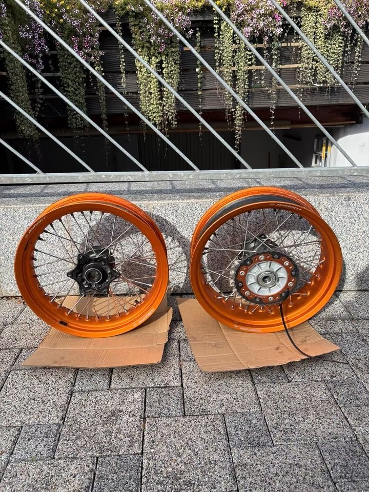 KTM 690 SMC R Supermoto Wielen / Velgenset – Akront Behr, Motoren, Ophalen of Verzenden