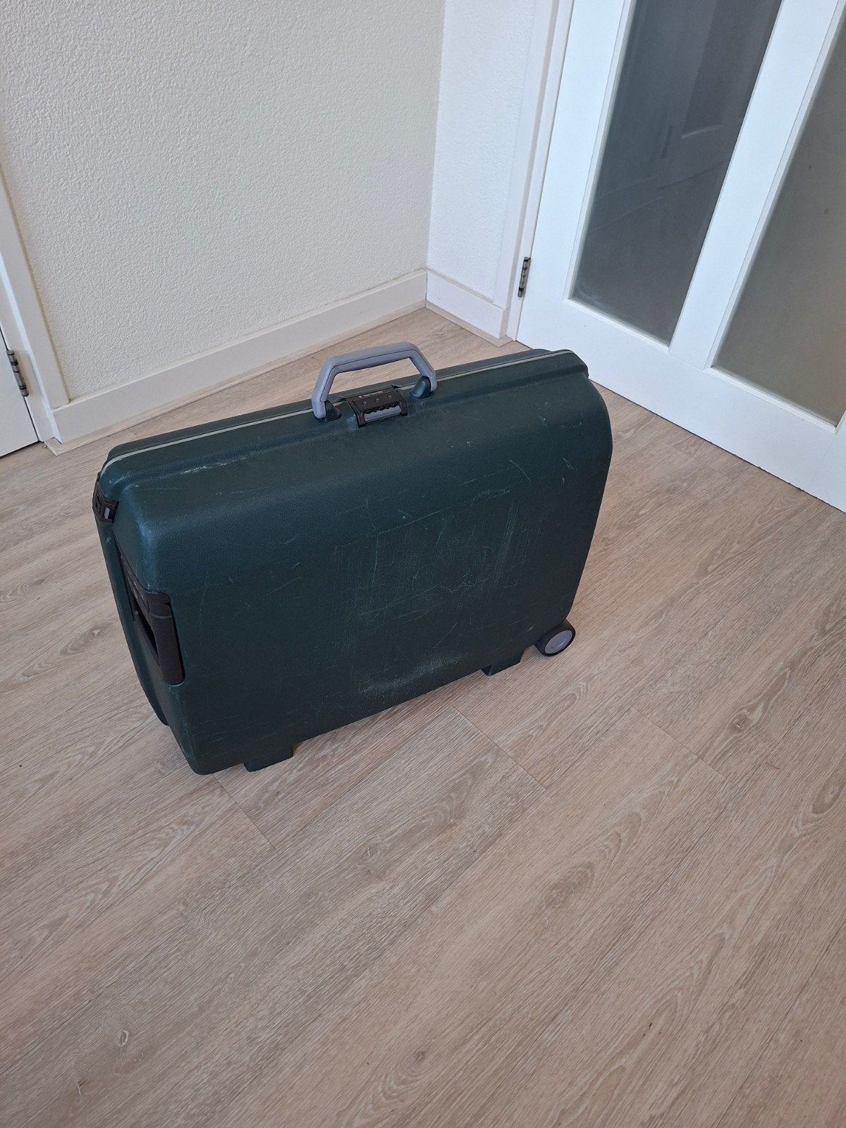 2 Samsonite koffers 67x55x23cm - Ideaal voor reizen, Sieraden, Tassen en Uiterlijk, Koffers, Gebruikt, Hard kunststof, 55 cm of meer