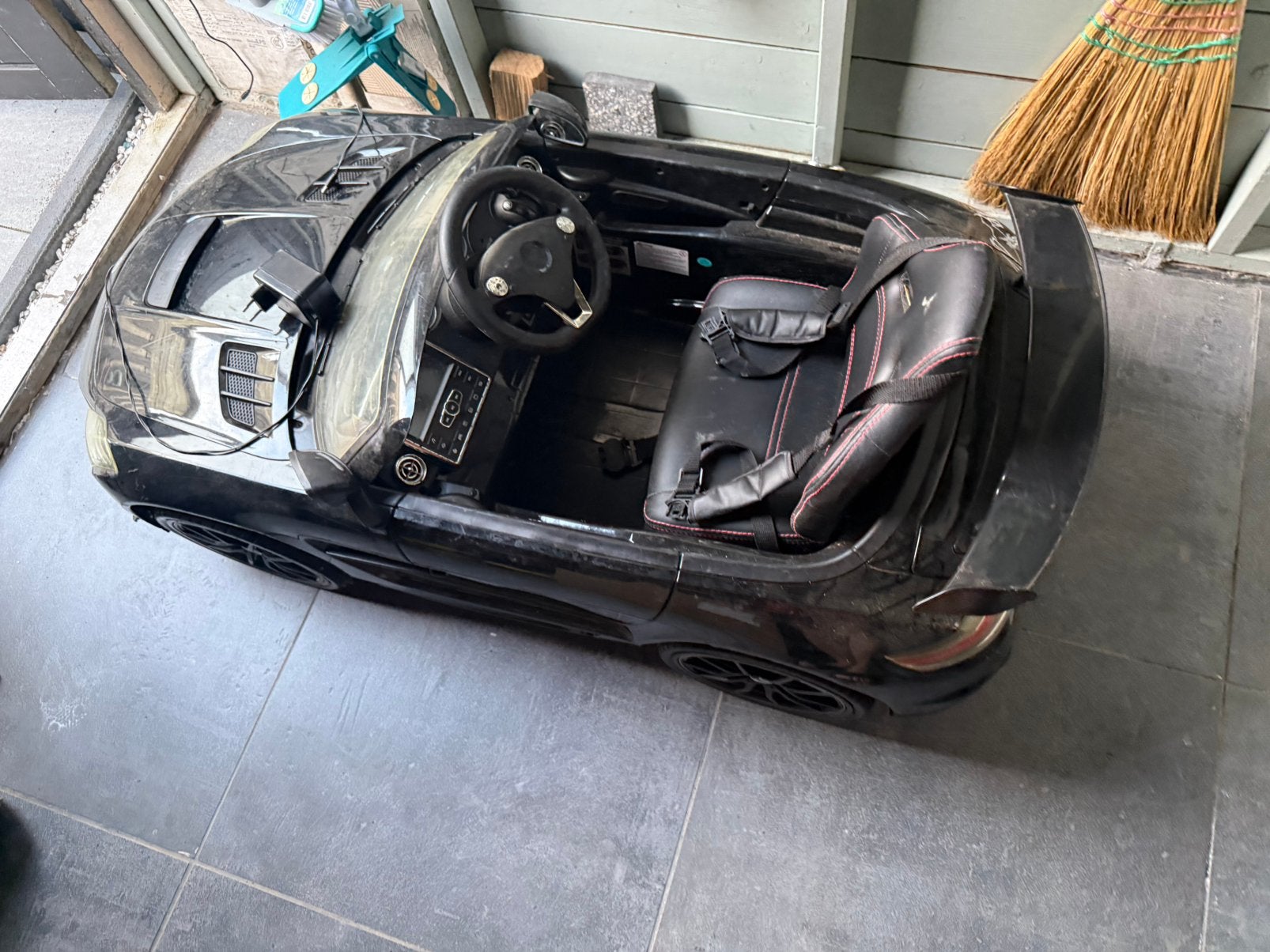 Electrische auto mercedes, Ophalen