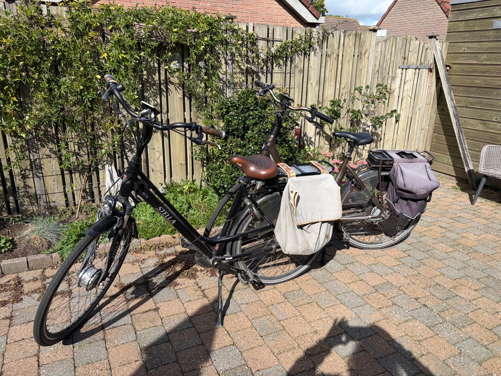 GERESERVEERD TOT 16.30 uur 2 Stella e-bikes, 55 cm of meer, Ophalen, Gebruikt, Minder dan 10 versnellingen