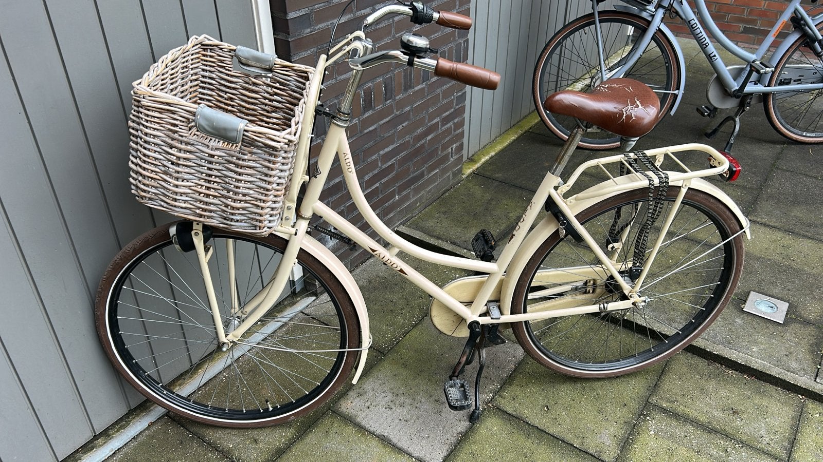 Opa fiets met mand - Crèmekleurig - merk Aldo, Terugtraprem, Ophalen, Overige merken, 53 tot 56 cm