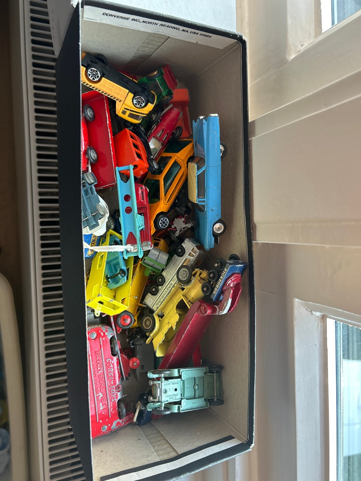 Doosje vintage speelgoedauto's (Matchbox, Corgi), Ophalen of Verzenden, Gebruikt