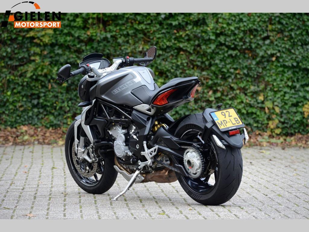 MV AGUSTA DRAGSTER 800, Motoren, Motoren | MV Agusta, Via Giovanni Macchi, 144 21100 Varese, Italy, Bedrijf, 3 cilinders, Meer dan 35 kW