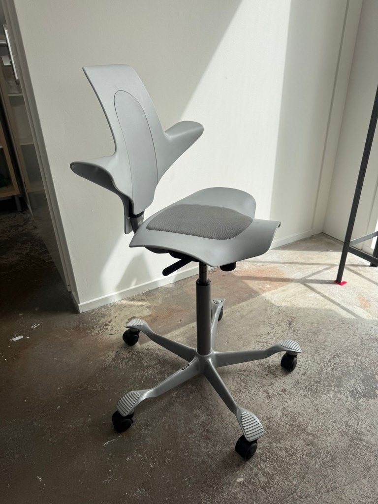 2x HÅG Capisco 8106 Ergonomische Bureaustoel Grijs, Ophalen, Gebruikt, Grijs, Bureaustoel