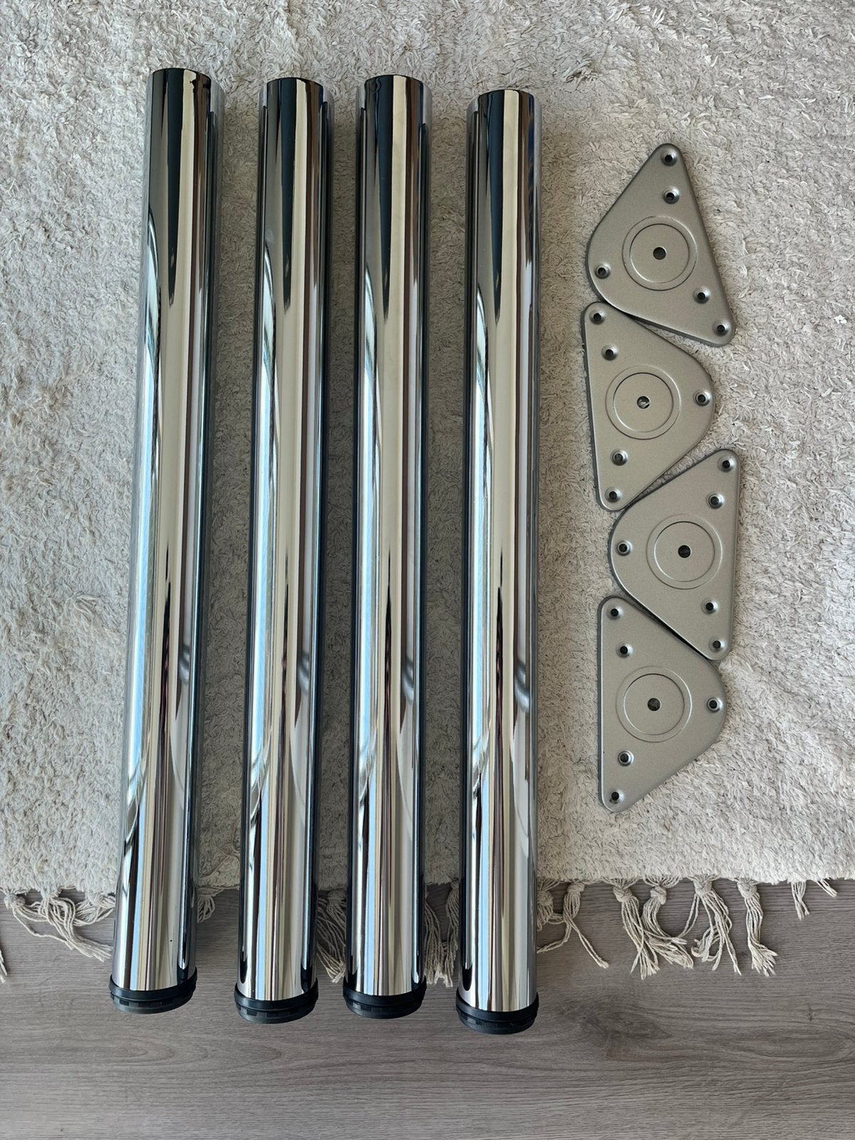 4x nieuwe tafelpoten 71cm (in hoogte verstelbaar) - chroom, Huis en Inrichting, Tafelpoot, Minder dan 50 cm, 50 tot 100 cm, Rond