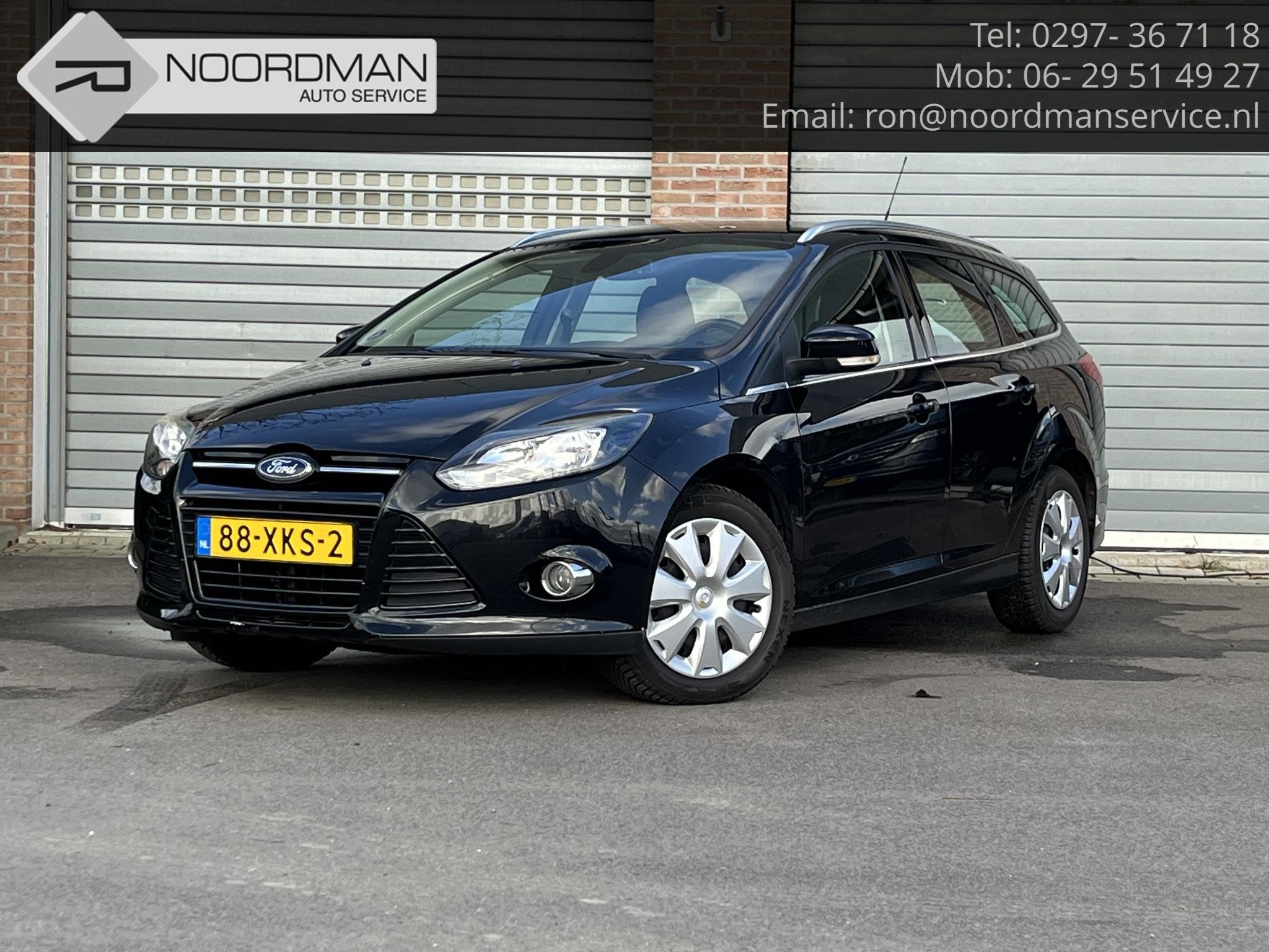 Ford Focus Wagon 1.0 EcoBoost Titanium dealer onderhouden 1e, Auto's, Ford, Euro 5, Gebruikt, Zwart, Origineel Nederlands