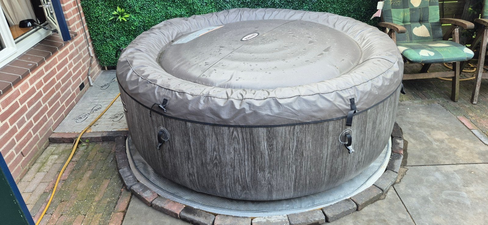 Jacuzzi intex 1jaar oud met bon., Ophalen of Verzenden