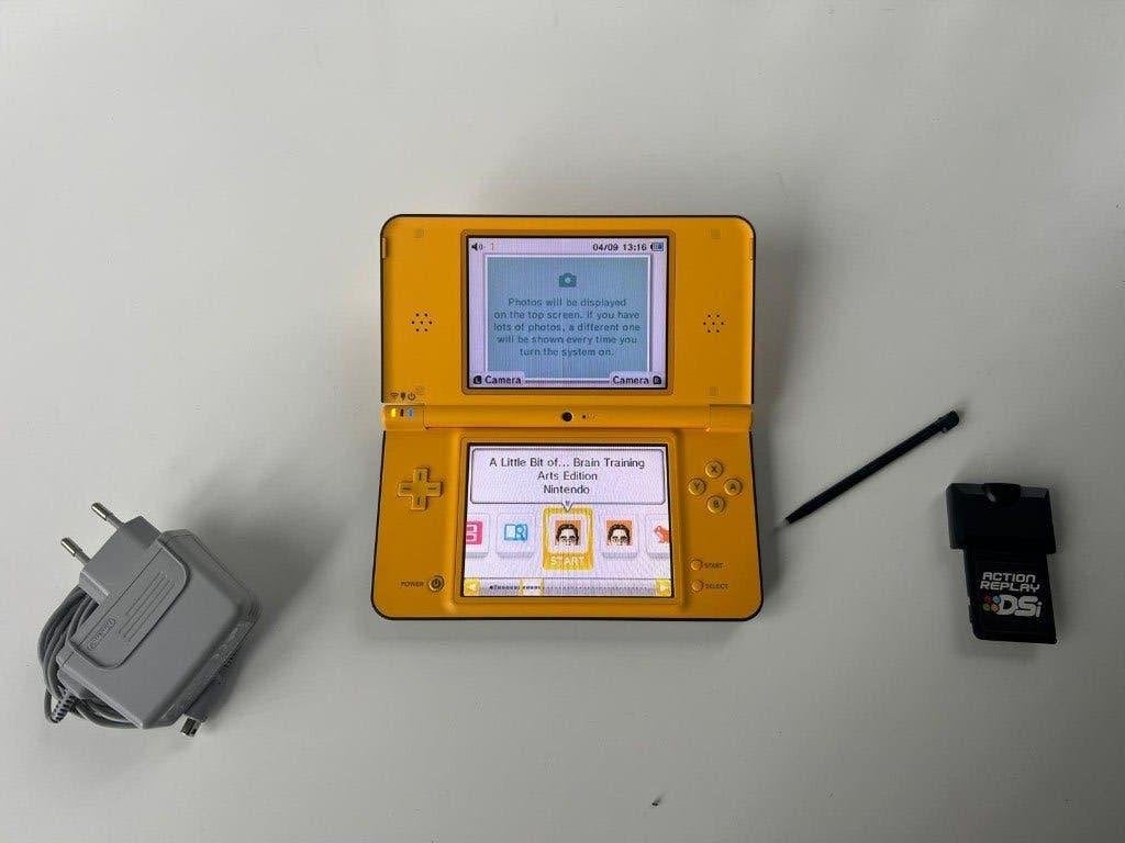 Nintendo DSI XL (Geel), Spelcomputers en Games, Ophalen, Zo goed als nieuw, Geel, Dsi