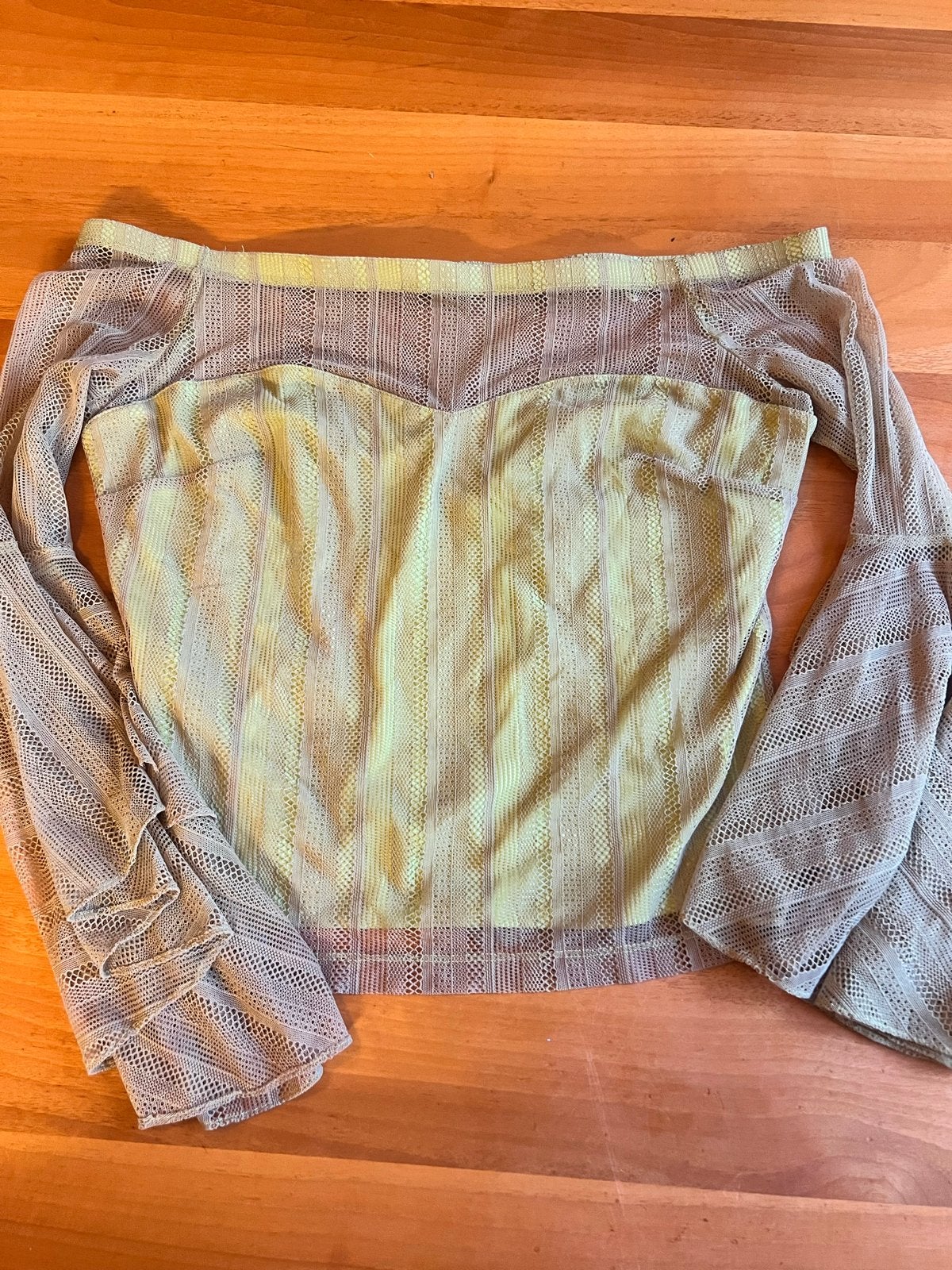 Guess off-shoulder top met lange mouwen, Kleding | Dames, Maat 38/40 (M), Ophalen of Verzenden, Zo goed als nieuw, Lange mouw