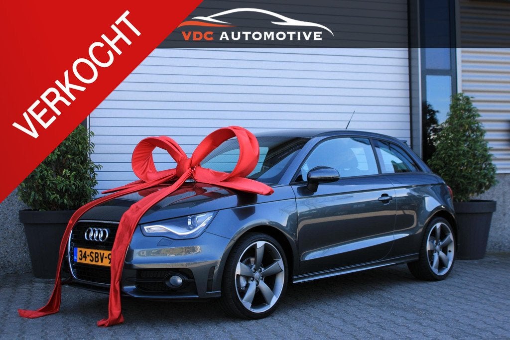 Audi A1 1.2 TFSI S-Line Xenon | Navi | Rotor Velgen | Dayton, Voorwielaandrijving, Euro 5, 86 pk, Zwart