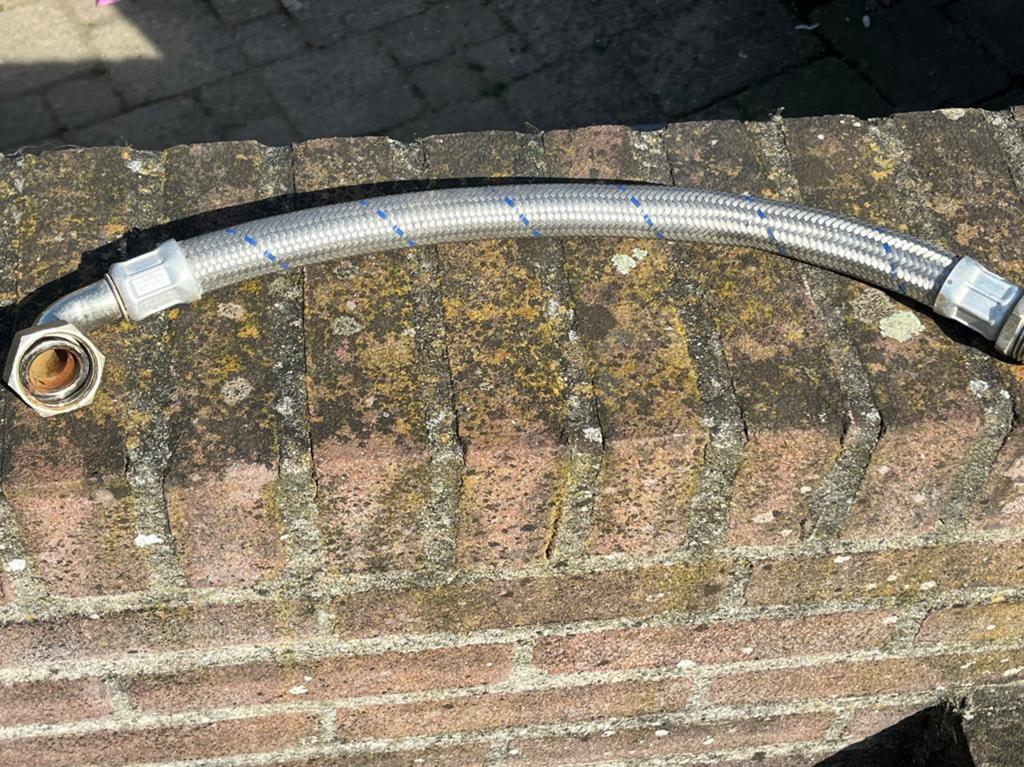 Verbindingsslang tussen drukvat en hydrofoorpomp, Ophalen of Verzenden, Zo goed als nieuw