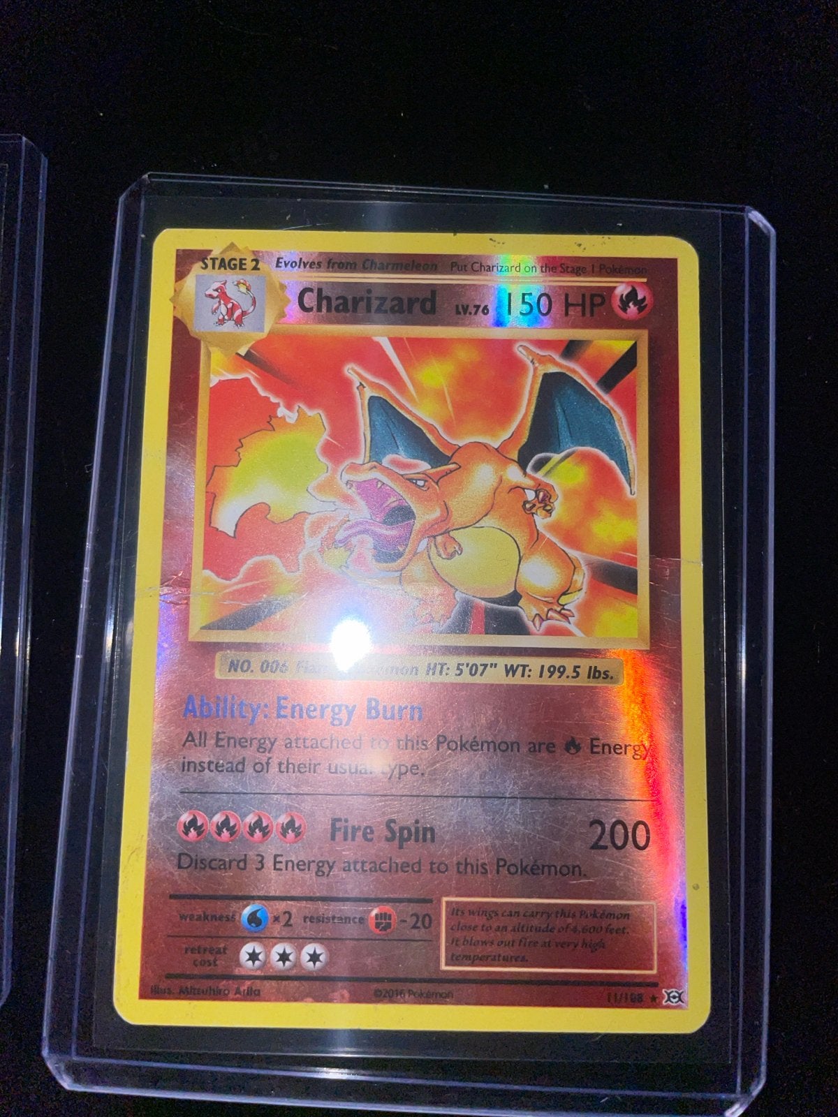 Charizard Pokémon kaarten 2016 en 1999 - beschadigd, Ophalen of Verzenden, Gebruikt, Meerdere kaarten