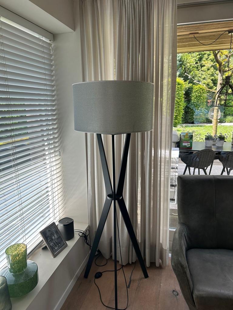 Zilvergrijze lampenkap XL, Huis en Inrichting, Lampen | Lampenkappen, Ophalen, 25 tot 50 cm, Rond, Zo goed als nieuw