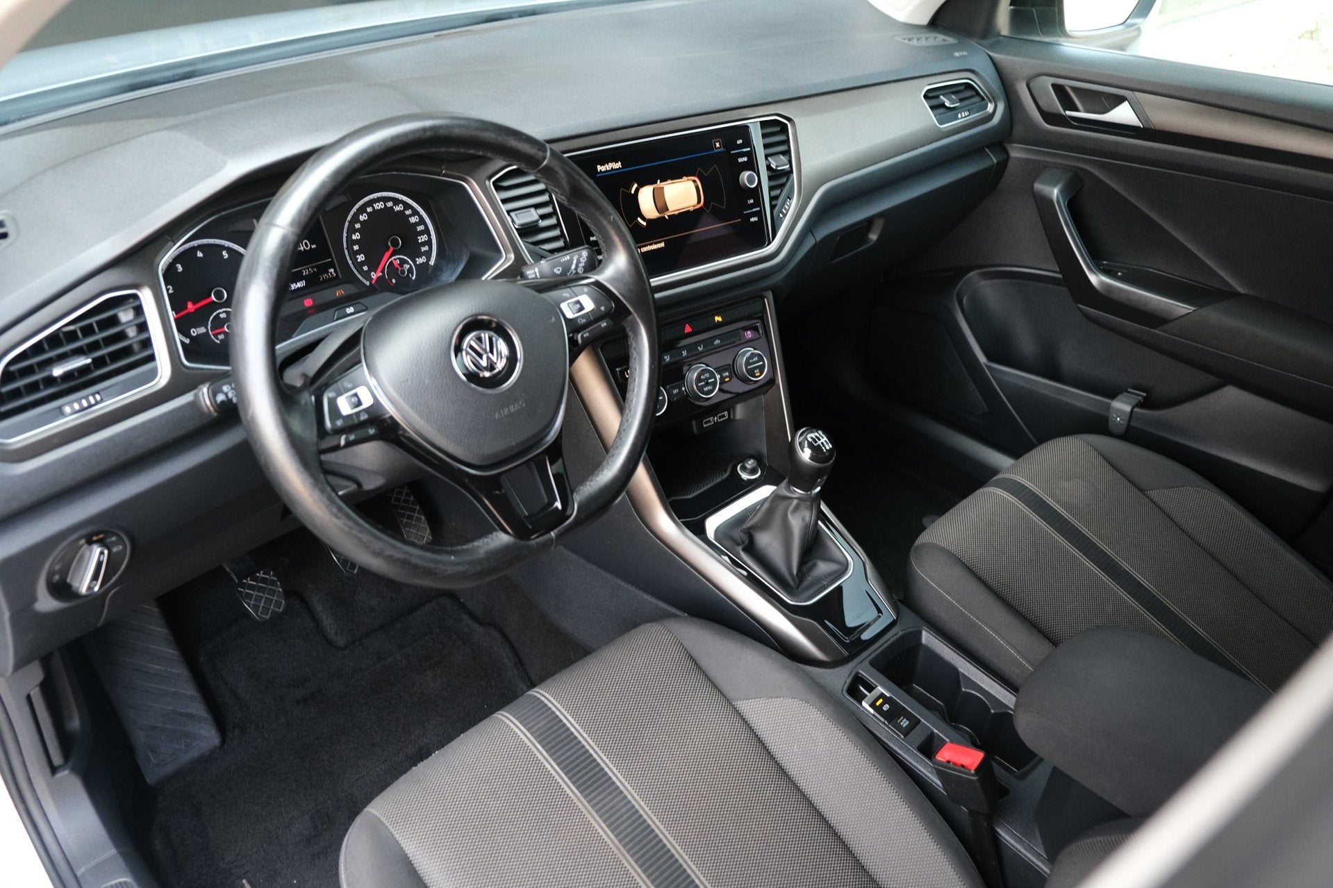 Volkswagen T-Roc 1.0 TSI Style 116PK Airco PDC Trekhaak, Voorwielaandrijving, Gebruikt, Euro 6, 116 pk