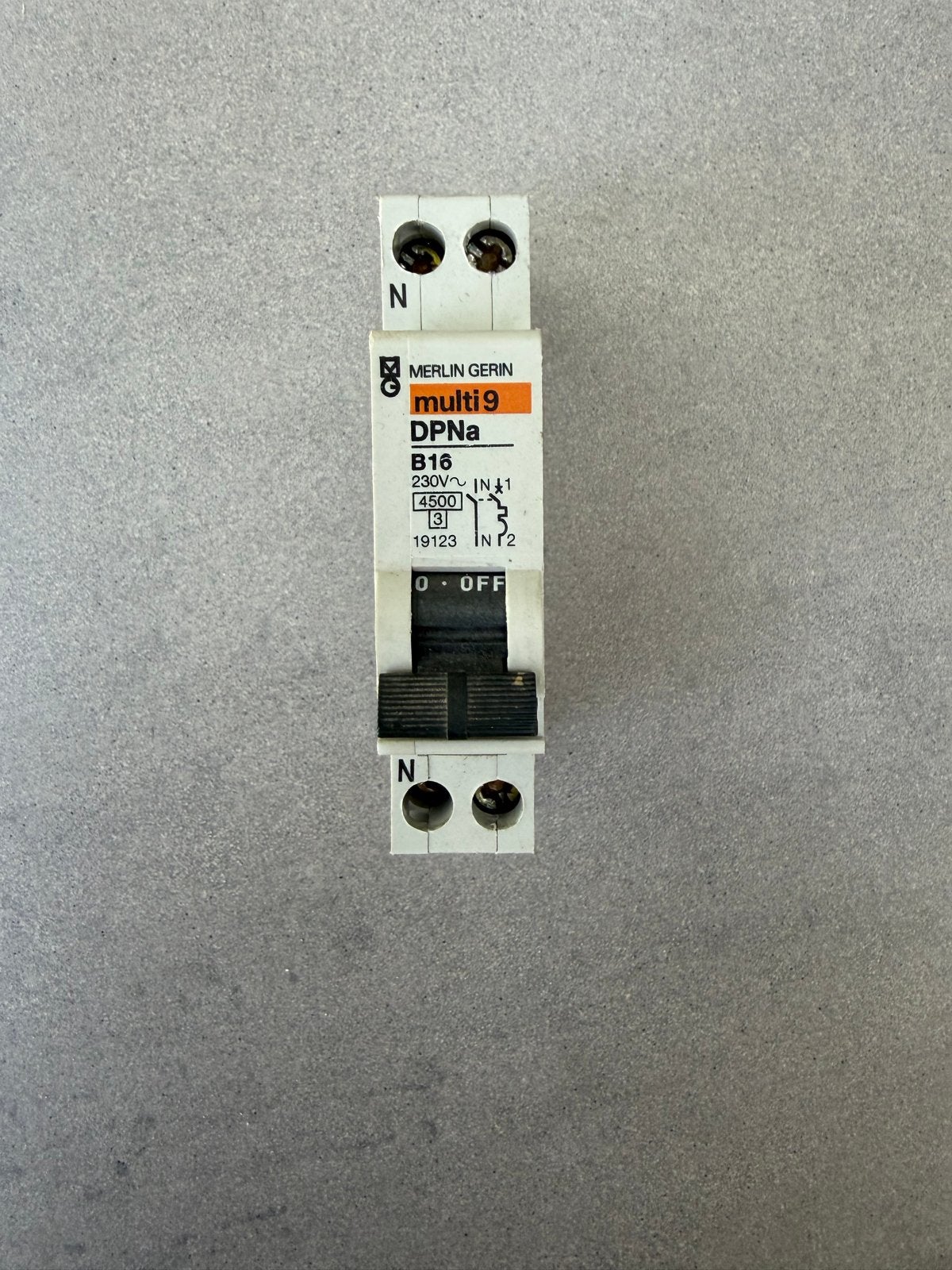 Merlin Gerin Multi9 DPNa B16 automaat, Doe-het-zelf en Verbouw, Elektra en Kabels, Ophalen of Verzenden, Gebruikt, Schakelaar