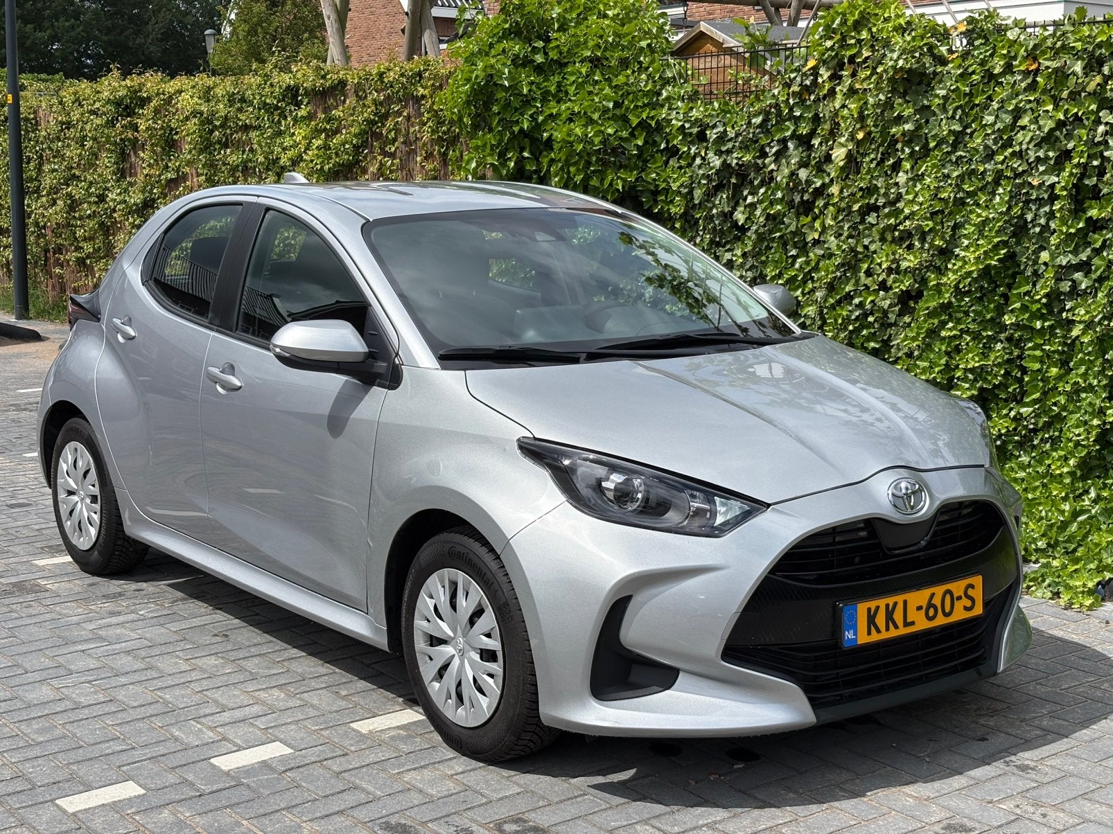 Yaris 15500km Dealer OH,Garantie,Navi CarPlay,ParkCamera, Stof, 517 kg, Handgeschakeld, Particulier