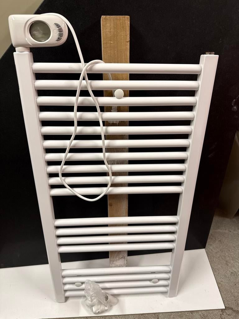 Elektronische handdoekradiator 50x90 cm, Ophalen, Radiator, Minder dan 60 cm, Zo goed als nieuw