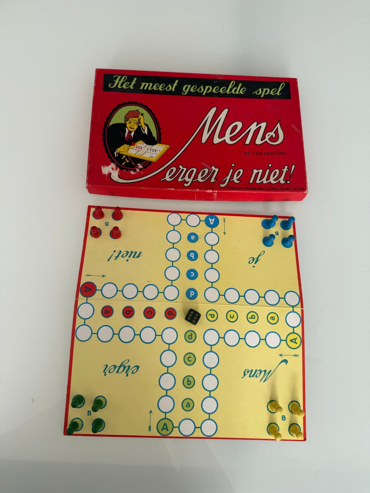 Mens Erger Je Niet! Bordspel - Klassiek Gezelschapsspel, Hobby en Vrije tijd, Drie of vier spelers, Ophalen of Verzenden, Gebruikt