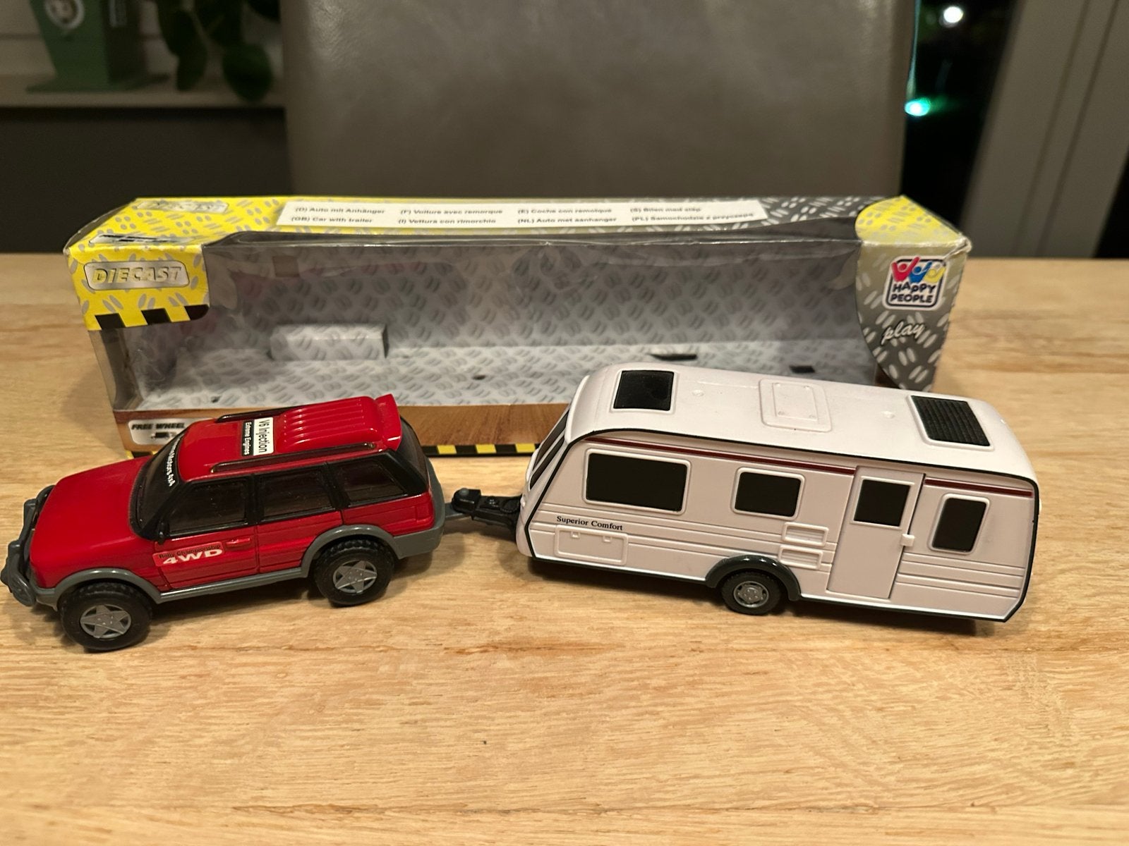 Happy People Auto met Caravan Set - Diecast 1:32 Pullback, Ophalen of Verzenden, Zo goed als nieuw
