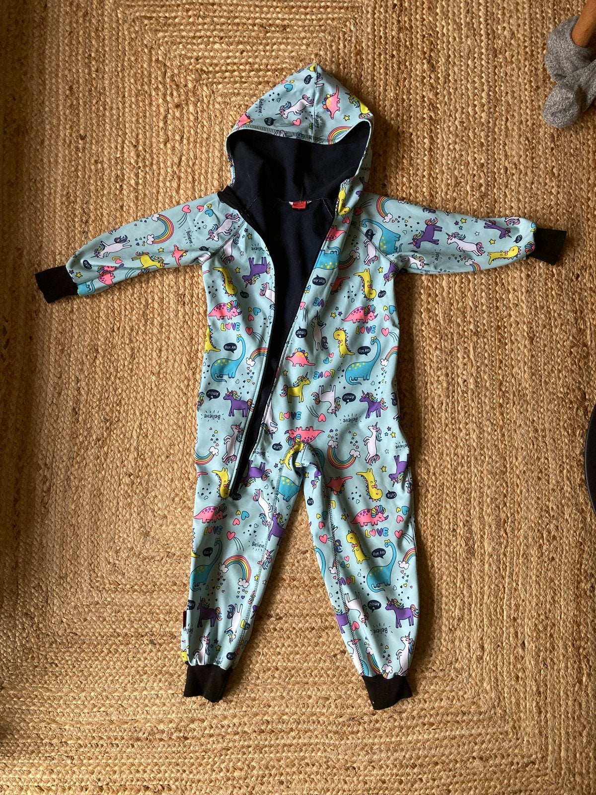 Nieuw iELM Regenpak maat 122 met Dino’s en Eenhoorn Print, Ophalen, Nieuw, Jongen of Meisje, Setje