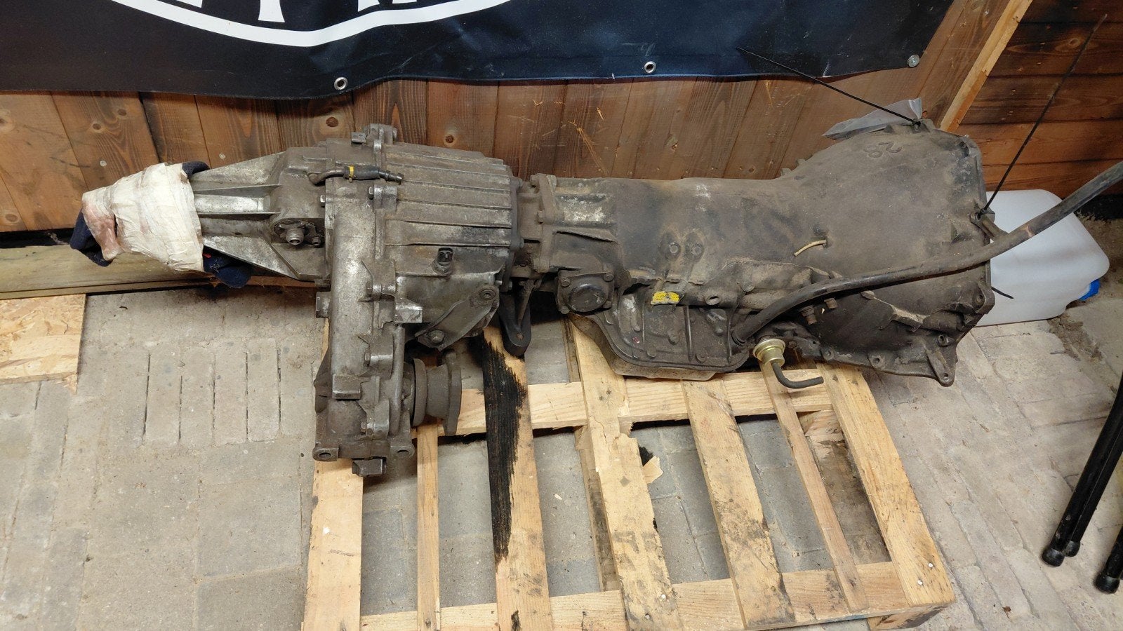 th400 met np208 tussenbak chevrolet k30 goed werkend, Ophalen of Verzenden, Gebruikt, Chevrolet