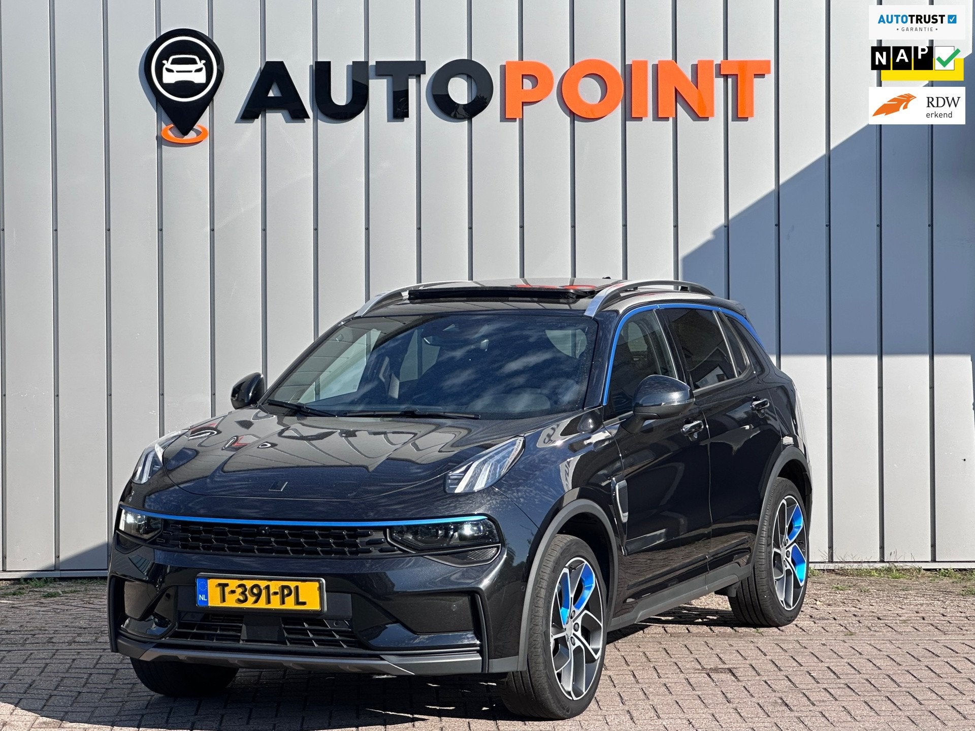 Lynk & Co 01 1.5 PHEV MY22 6,6kWh Zwart FACELIFT SOH 97% PAN, Auto's, Dealer onderhouden, Euro 6, Bedrijf, 1854 kg